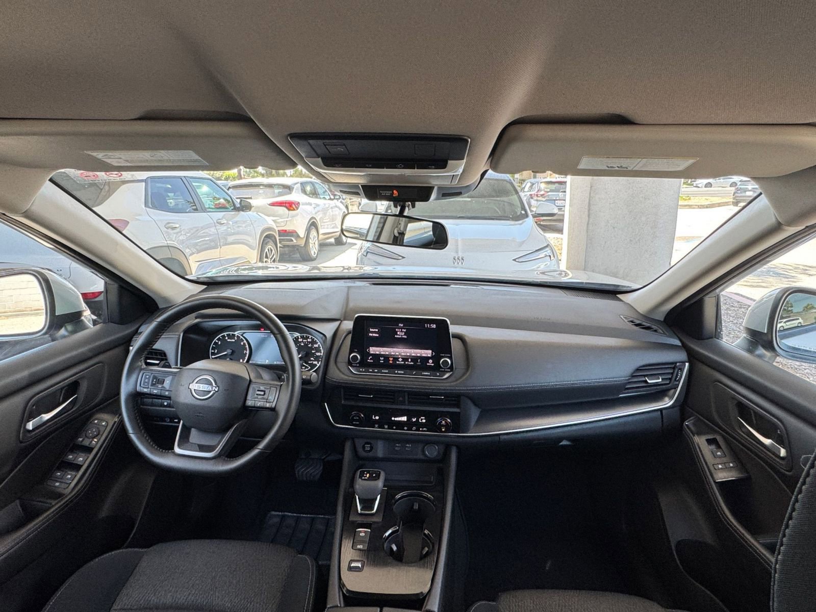 Used 2025 Nissan Rogue SV FWD image 35