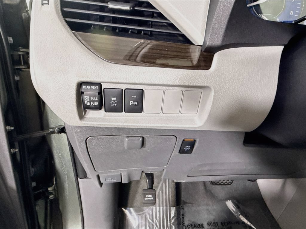 Certified 2020 Toyota Sienna XLE w/ XLE Navigation Package FWD image 22