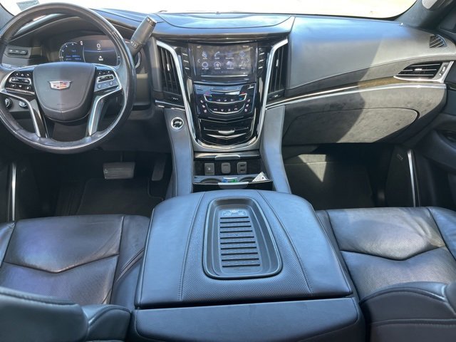 Used 2020 Cadillac Escalade Platinum image 34