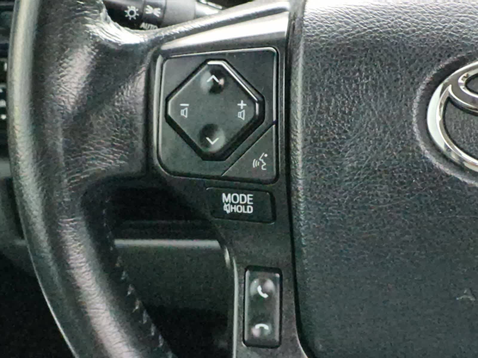 Used 2019 Toyota Sequoia SR5 AWD/4WD image 25