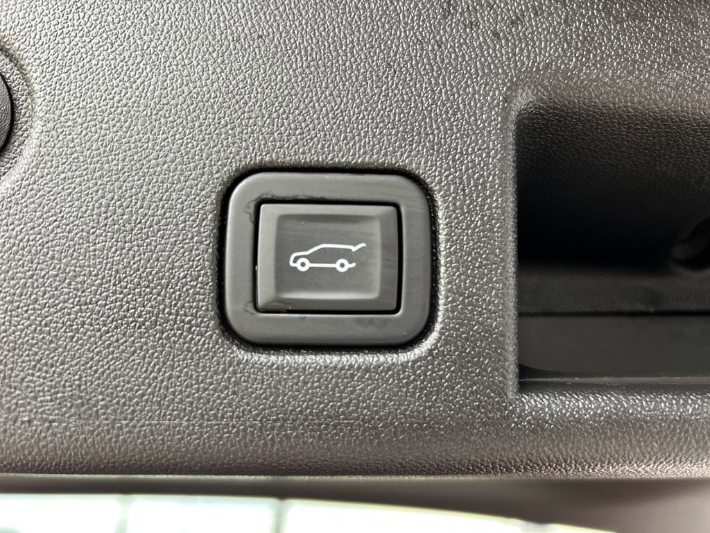 Certified 2024 Chevrolet Equinox RS w/ RS Leather Package image 12