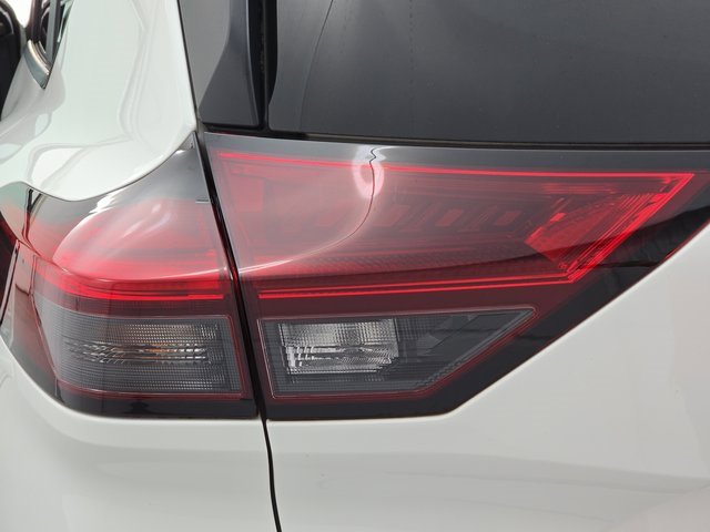 Certified 2022 Nissan Rogue S image 32