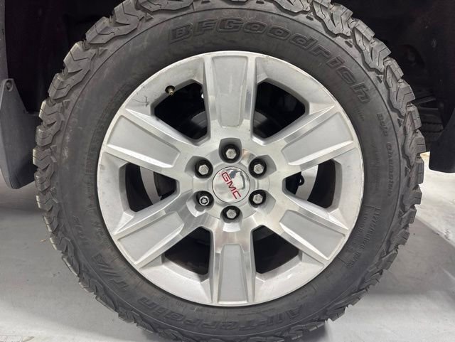 Used 2015 GMC Sierra 1500 SLE w/ SLE Value Package AWD/4WD image 9