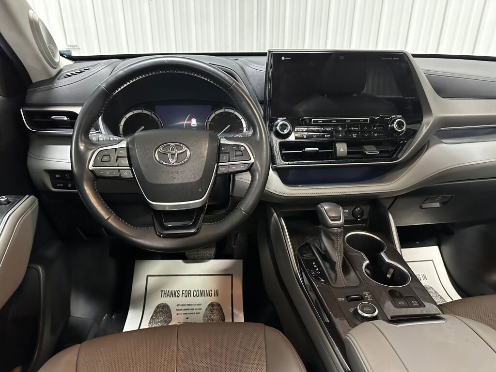 Used 2022 Toyota Highlander Limited AWD/4WD image 9