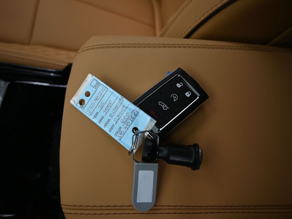 New 2025 Jeep Grand Cherokee L Summit AWD/4WD image 22