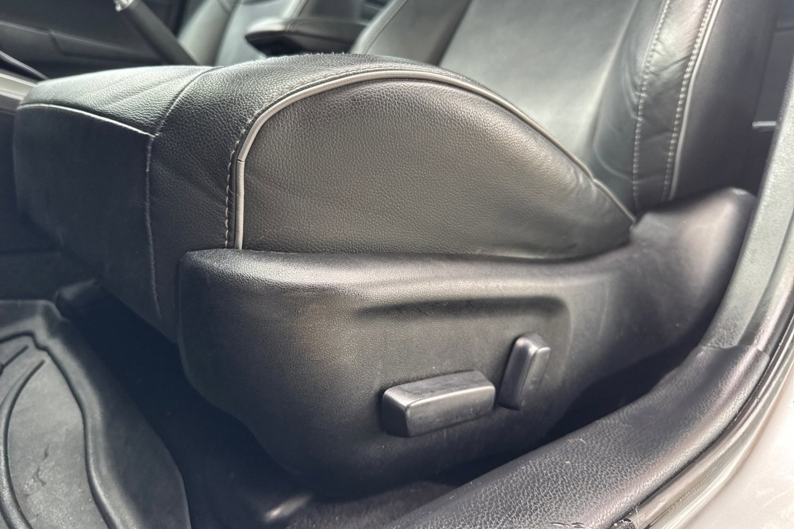 Used 2014 Toyota Corolla S Premium image 13