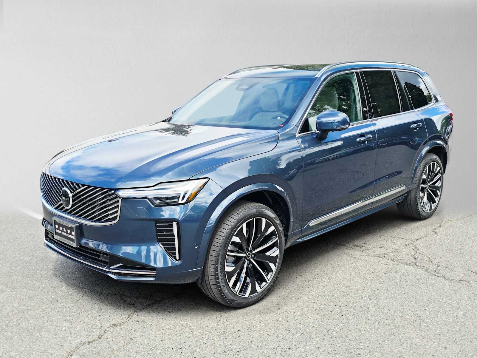 New 2026 Volvo XC90 B6 Plus w/ Protection Package AWD/4WD image 7