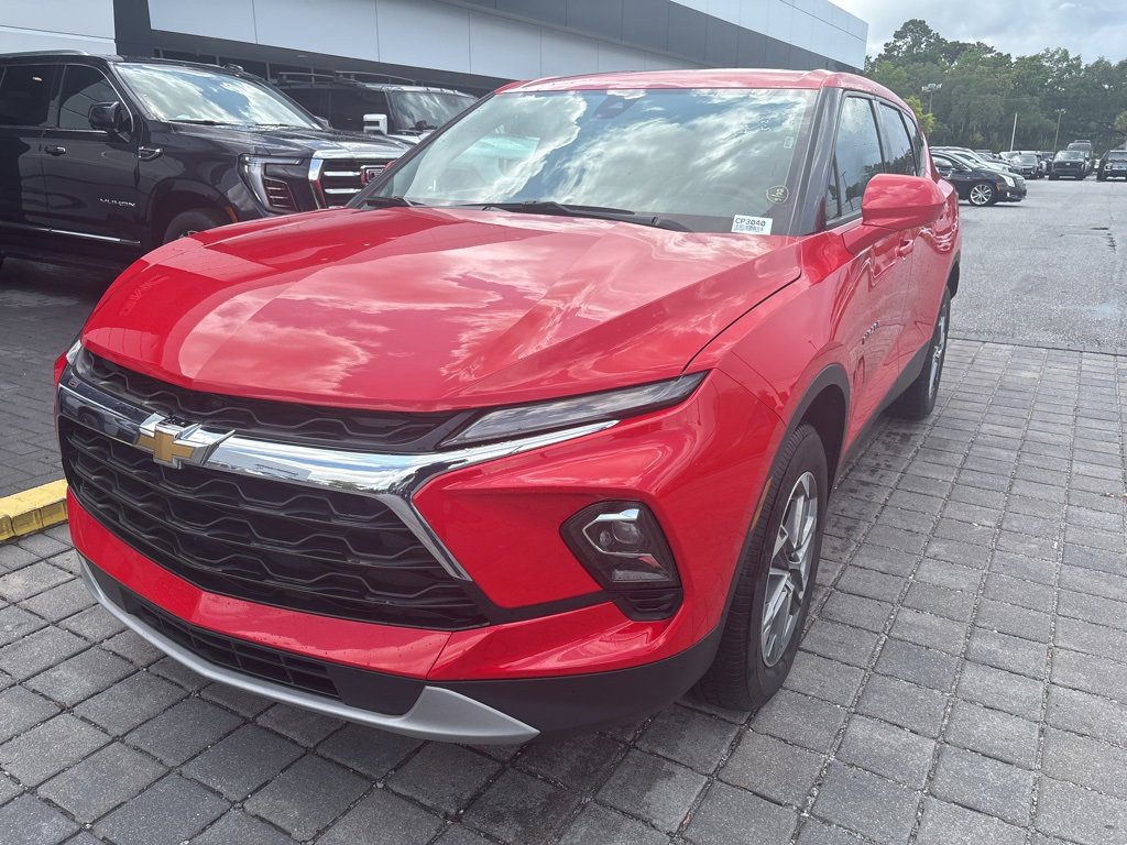 Used 2023 Chevrolet Blazer LT image 3