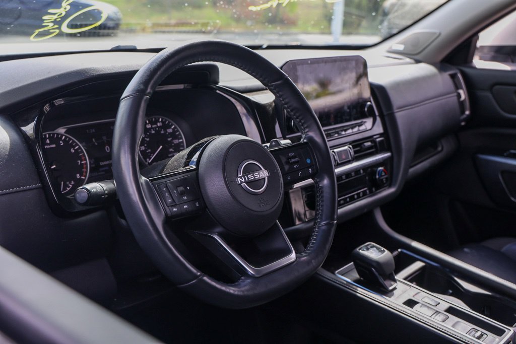 Used 2024 Nissan Pathfinder SL w/ SL Premium Package FWD image 15