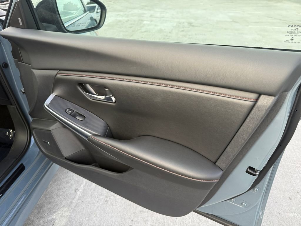 Certified 2025 Nissan Sentra SR w/ SR Premium Package image 29