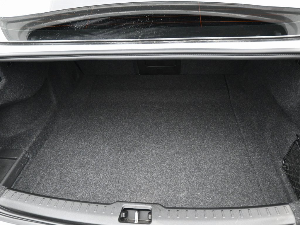 Used 2023 Volvo S60 T8 Ultimate image 28