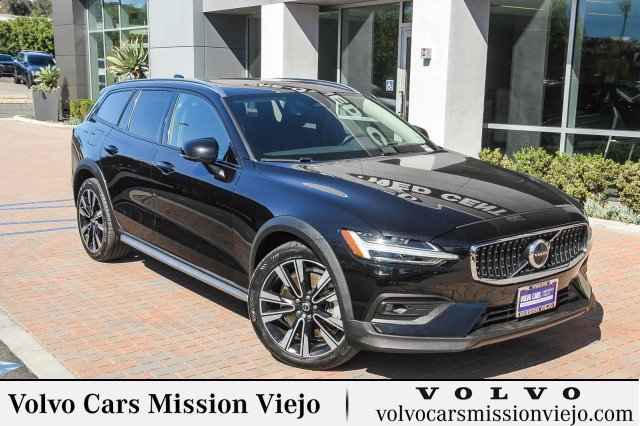 Certified 2023 Volvo V60 B5 Cross Country Ultimate
