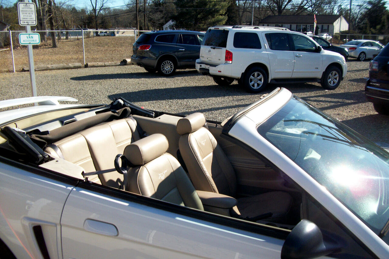 Used 2004 Ford Mustang Deluxe Convertible image 11