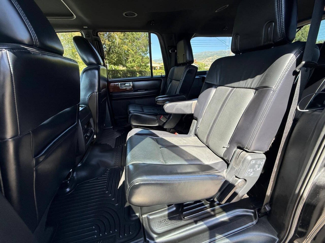 Used 2017 Lincoln Navigator L Select AWD/4WD image 11