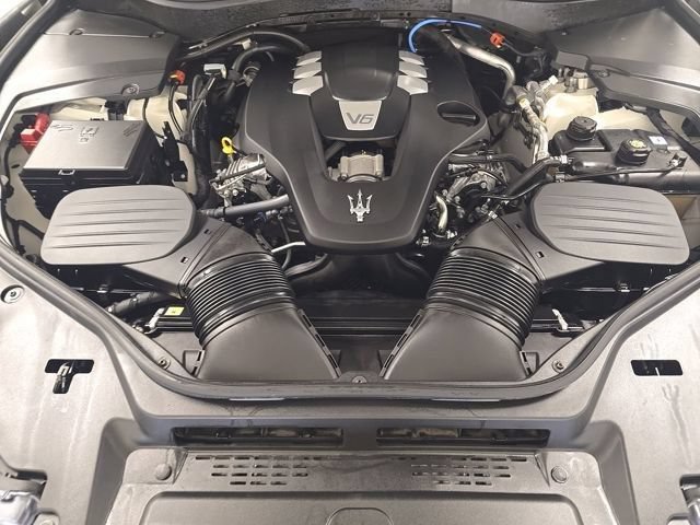 Used 2023 Maserati Levante GT AWD/4WD image 13