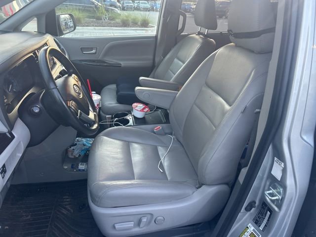 Used 2020 Toyota Sienna XLE FWD image 9
