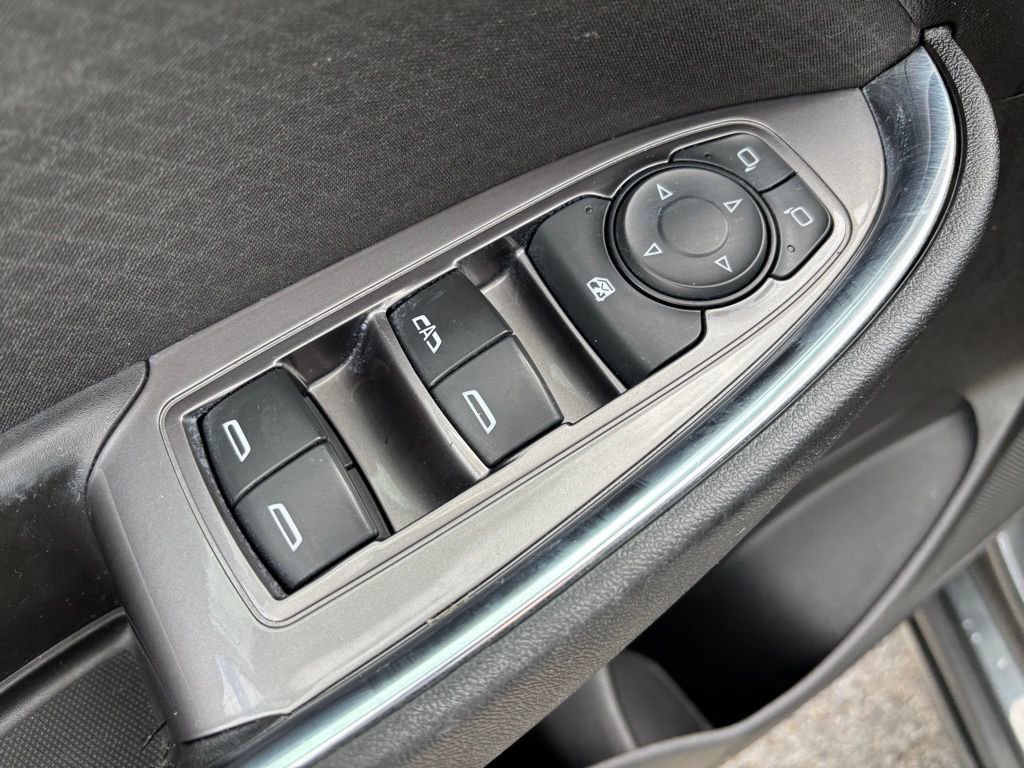 Used 2017 Chevrolet Malibu LT FWD image 19