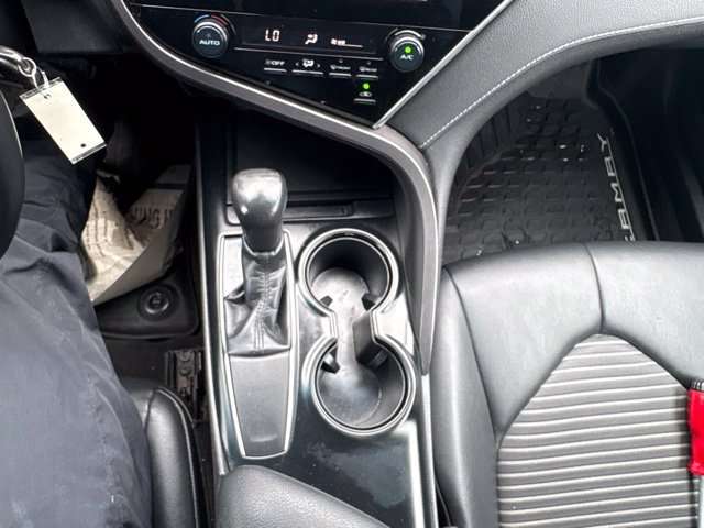 Used 2018 Toyota Camry SE FWD image 18