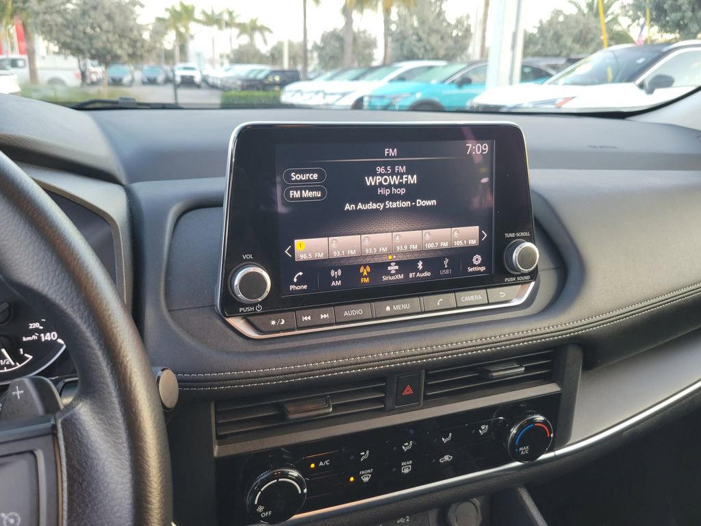 Certified 2025 Nissan Rogue S image 21