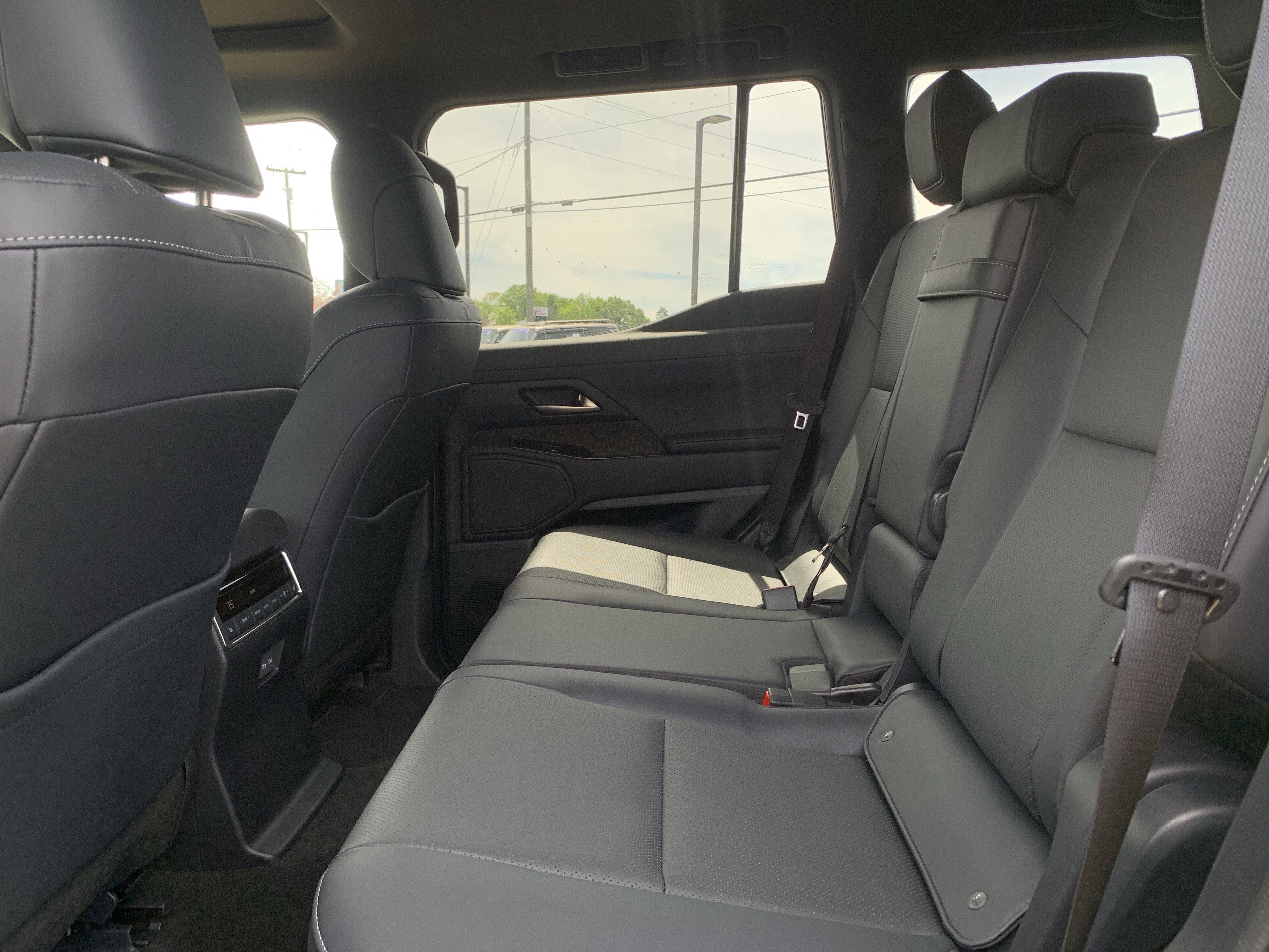 Certified 2026 Lexus GX 550 w/ Accessory Package (ZB) image 32