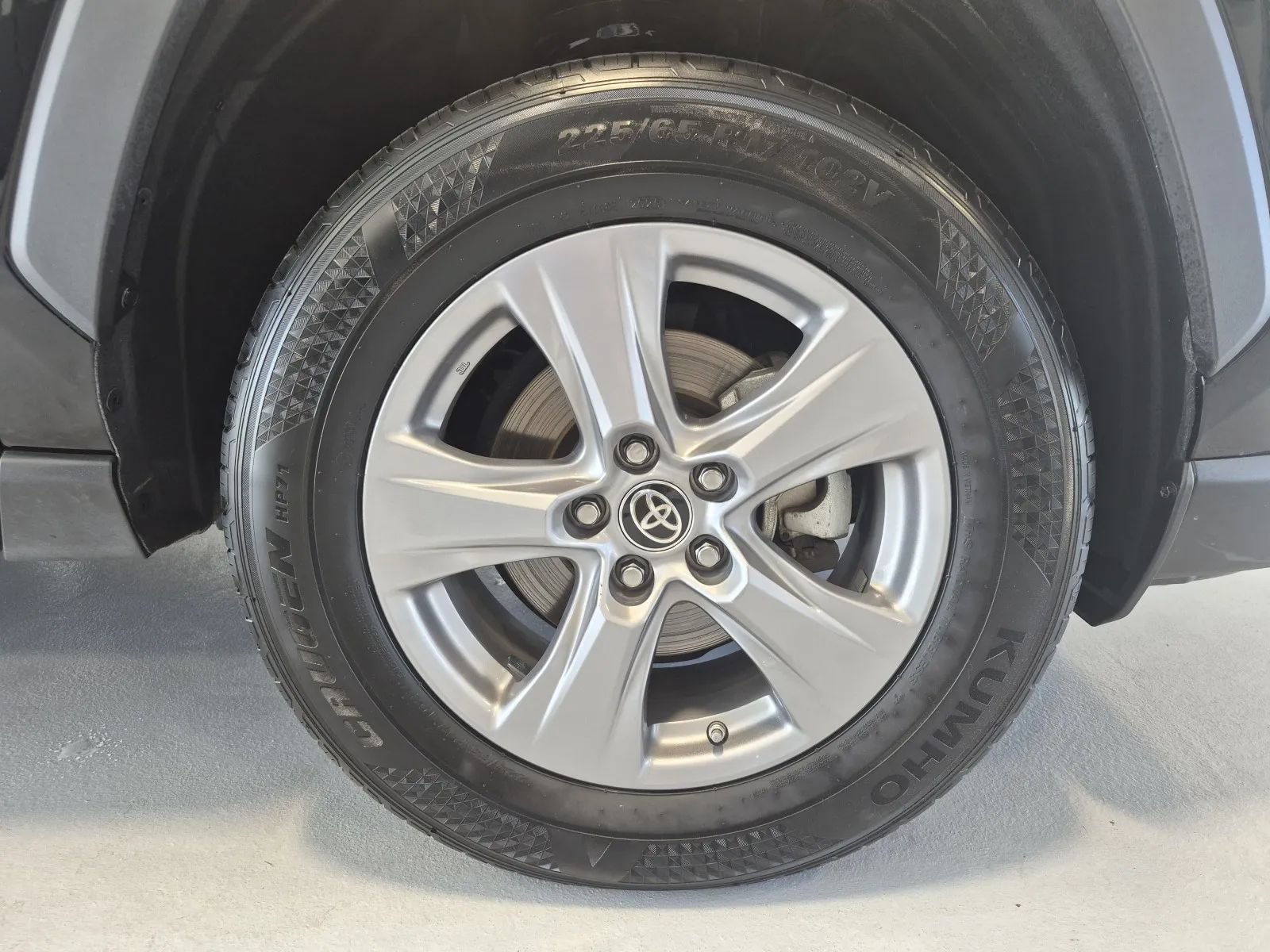 Used 2022 Toyota RAV4 LE AWD/4WD image 36