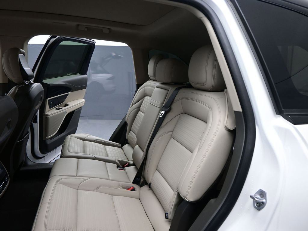Used 2025 Lincoln Nautilus Reserve w/ Jet Appearance Package AWD/4WD image 26