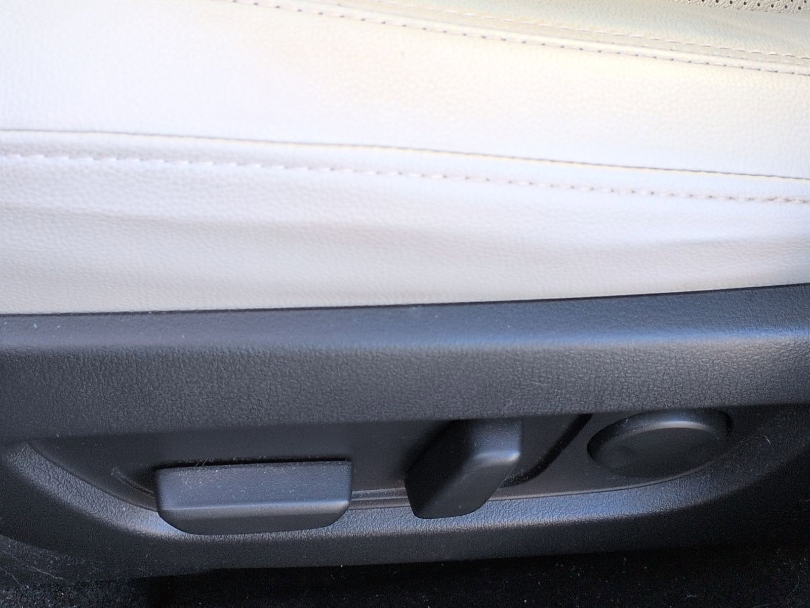 Used 2024 MAZDA CX-90 3.3 Turbo w/ Premium Package image 17