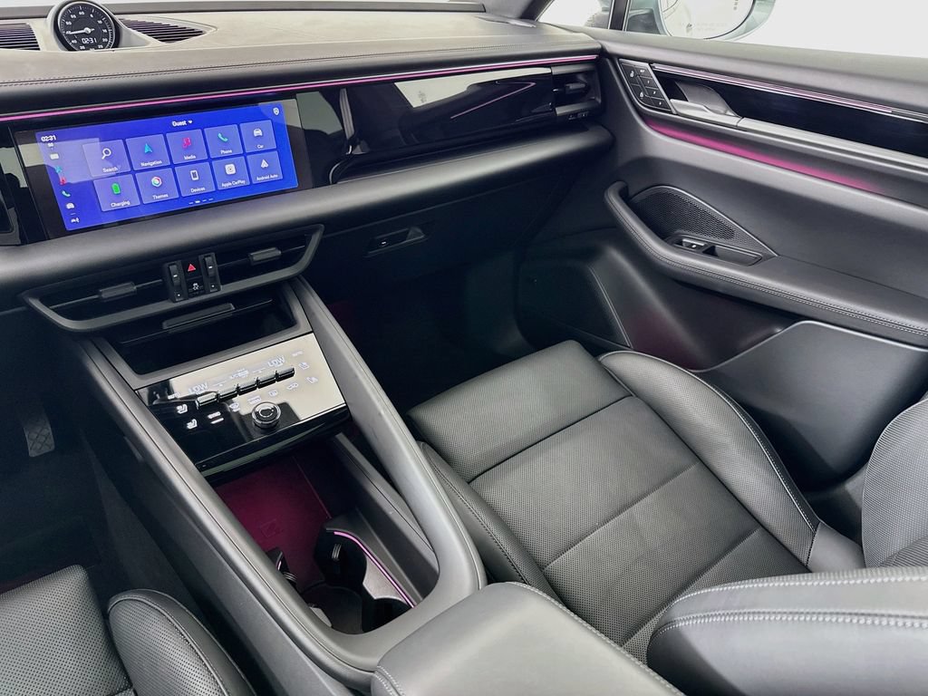 Certified 2025 Porsche Macan Electric RWD image 26