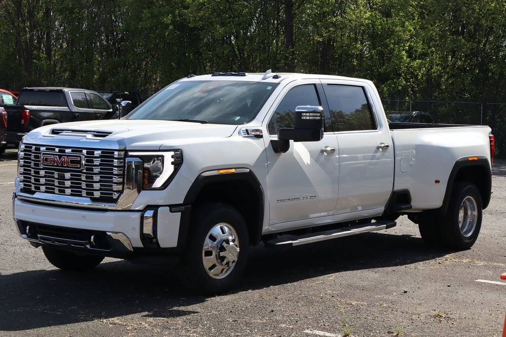 New 2026 GMC Sierra 3500 Denali w/ Denali Reserve Package AWD/4WD image 2