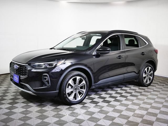 Certified 2025 Ford Escape Platinum AWD/4WD image 5