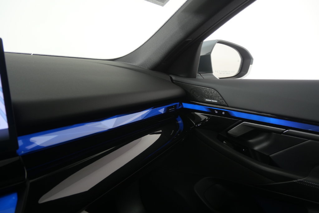 Used 2027 BMW 530i RWD image 30