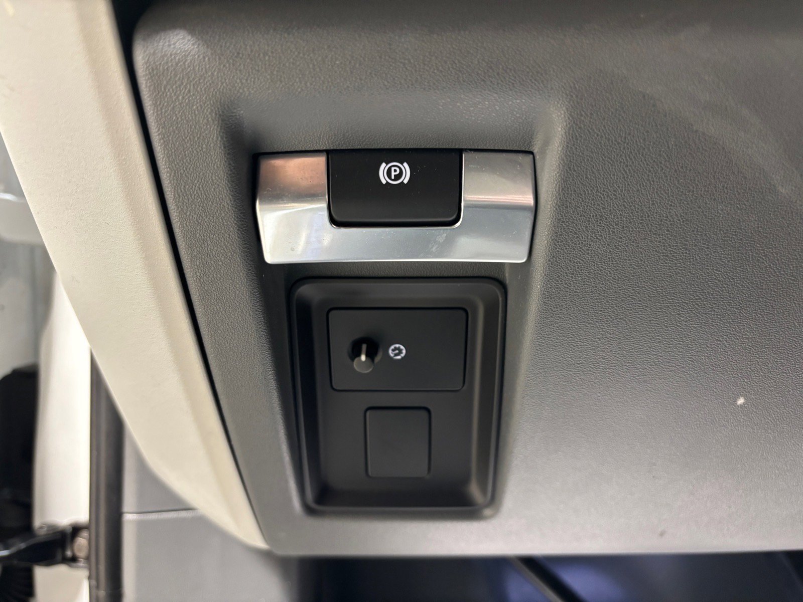 Used 2022 Land Rover Defender 110 X-Dynamic HSE AWD/4WD image 21