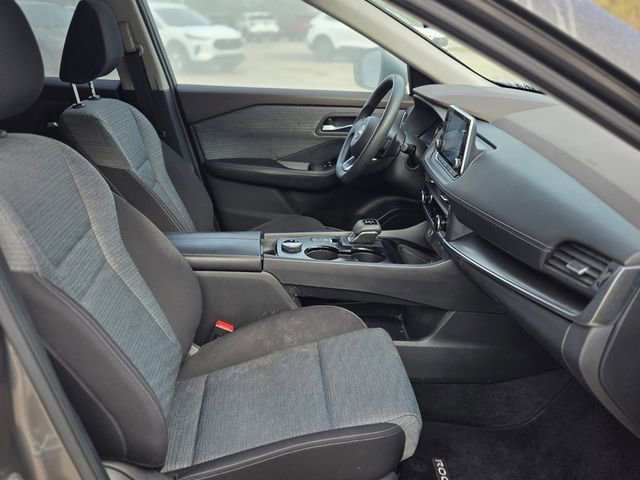 Used 2023 Nissan Rogue SV image 16
