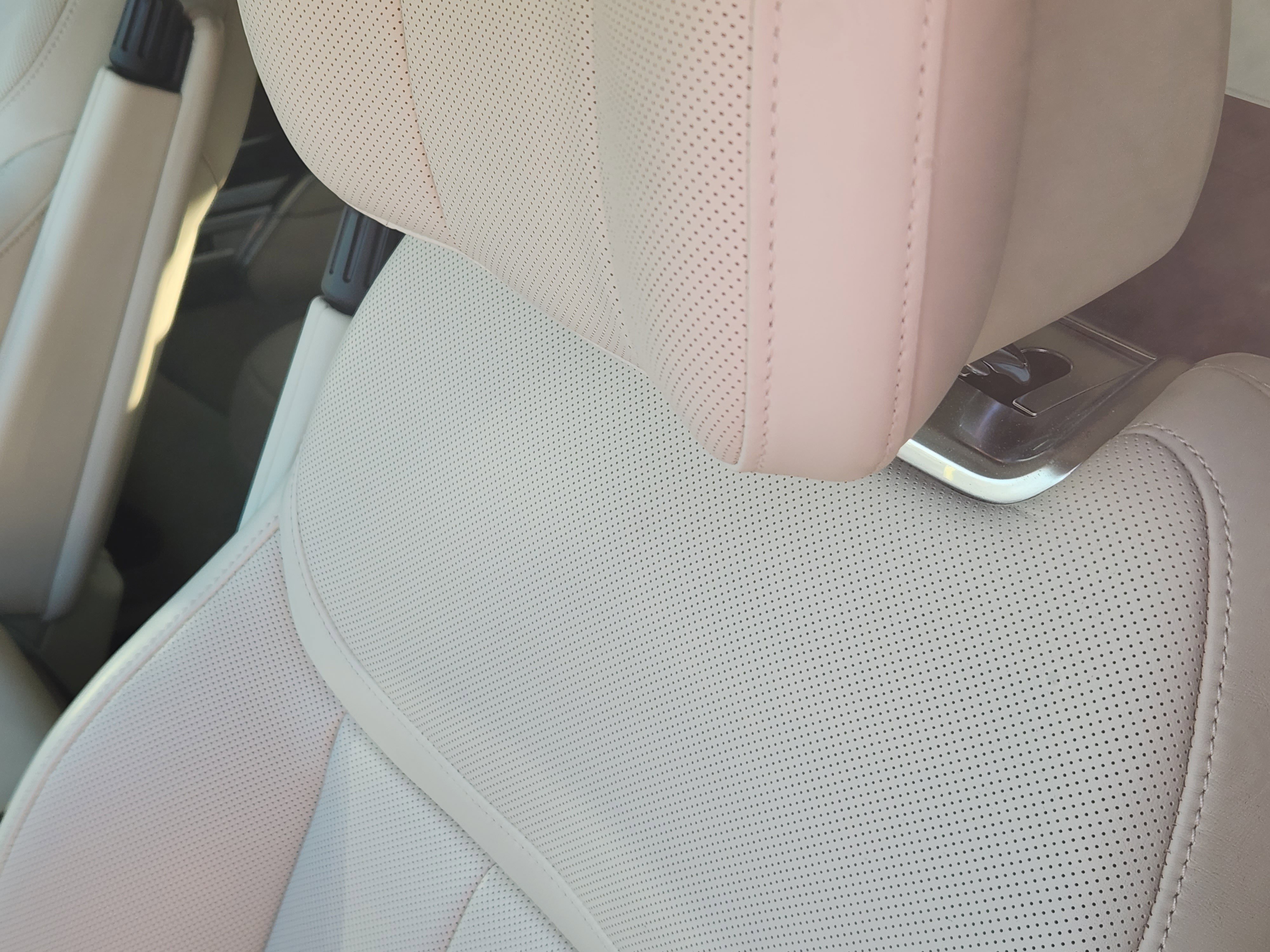 Certified 2024 Land Rover Range Rover Long Wheelbase Autobiography image 16