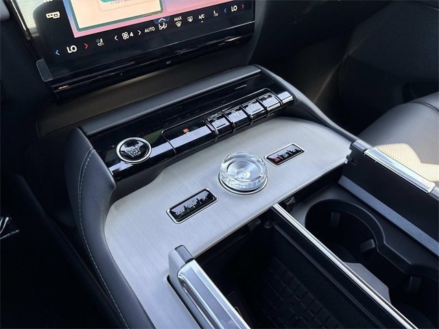 New 2025 Lincoln Navigator Reserve w/ Jet Appearance Package image 29