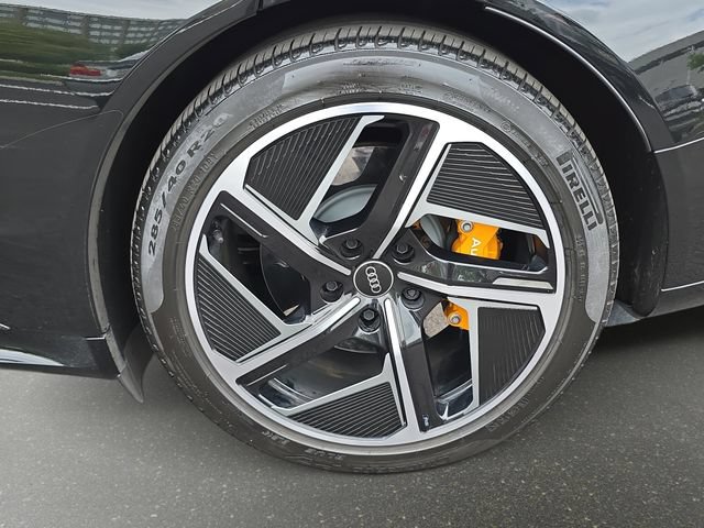 Used 2024 Audi RS e-tron GT w/ Carbon Performance Package AWD/4WD image 37