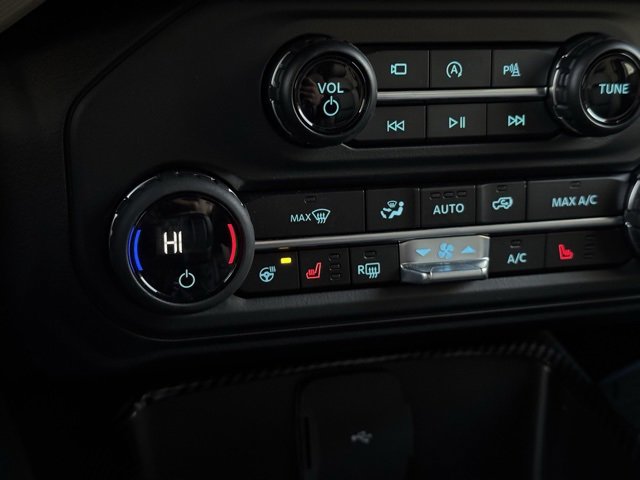 Used 2023 Ford Bronco Wildtrak image 14