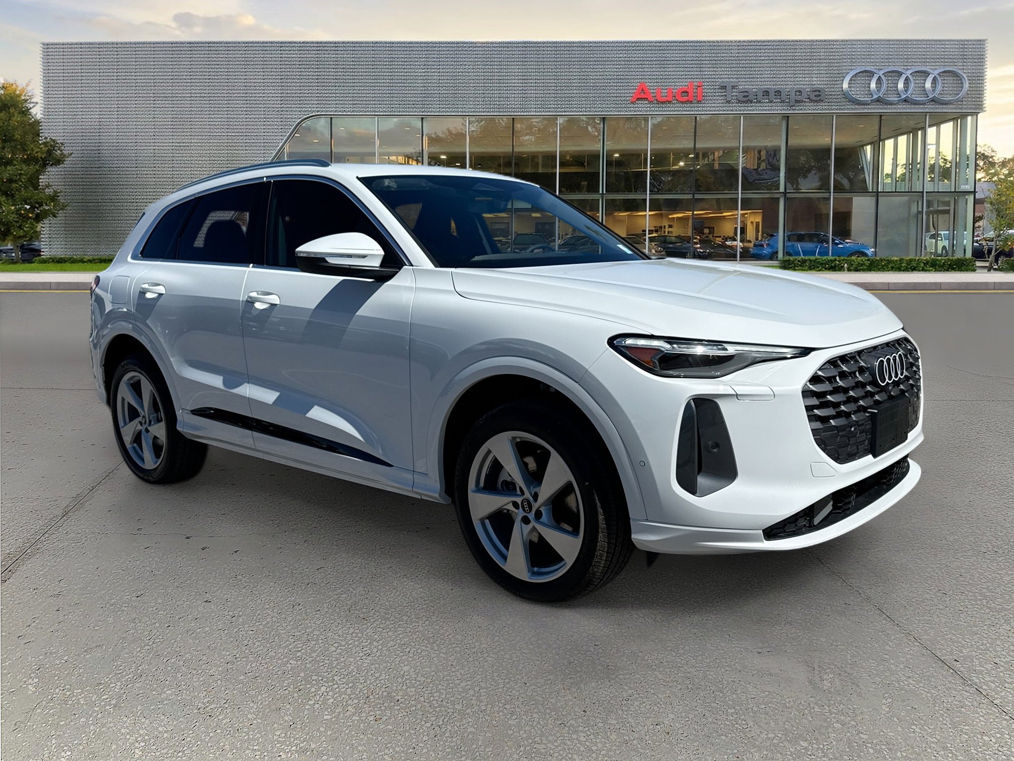 New 2025 Audi Q5 Premium Plus image 1