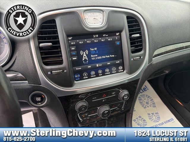 Used 2019 Chrysler 300 Limited image 18