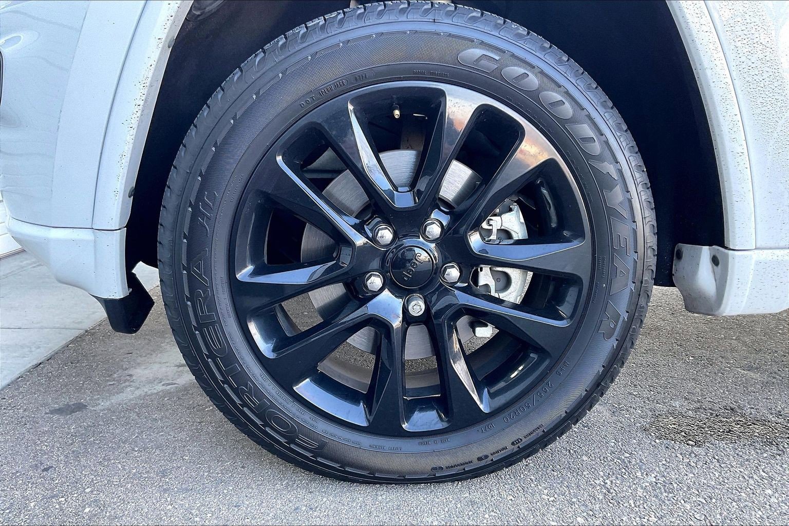 Used 2022 Jeep Grand Cherokee Laredo X image 20