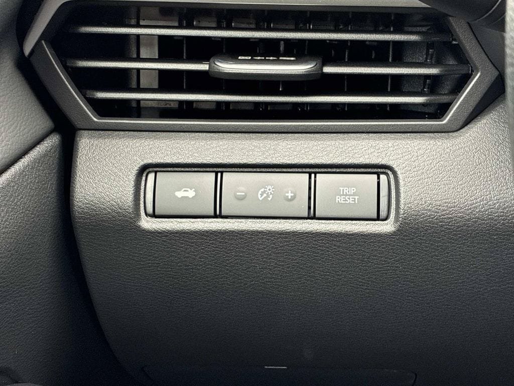 New 2026 Nissan Altima 2.5 SV FWD image 9