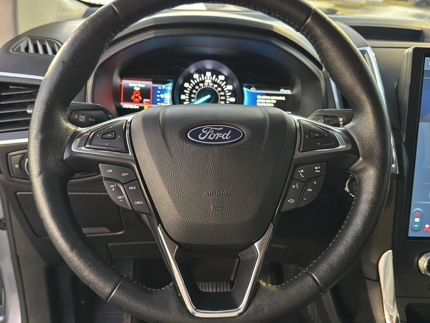 Used 2022 Ford Edge Titanium image 17