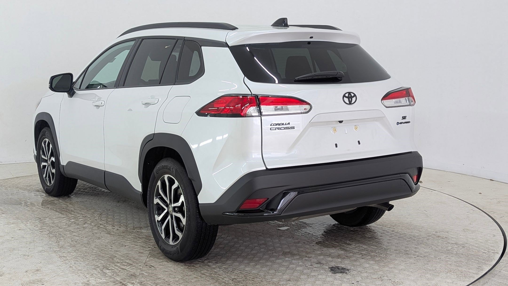 Used 2025 Toyota Corolla Cross AWD Hybrid image 3