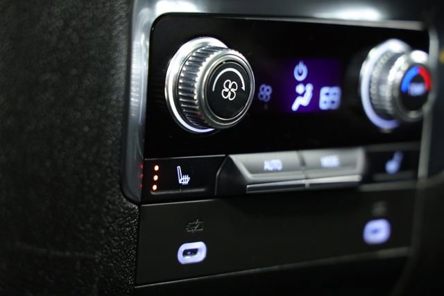 Used 2021 GMC Yukon SLT w/ SLT Premium Package image 38