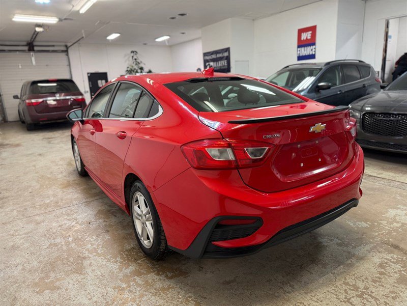 Used 2017 Chevrolet Cruze LT w/ Sun And Sound Package image 4