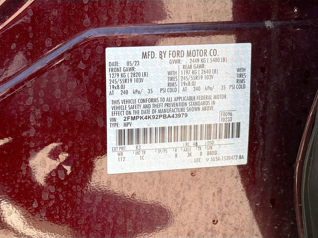 Used 2023 Ford Edge Titanium w/ Equipment Group 301A AWD/4WD image 33