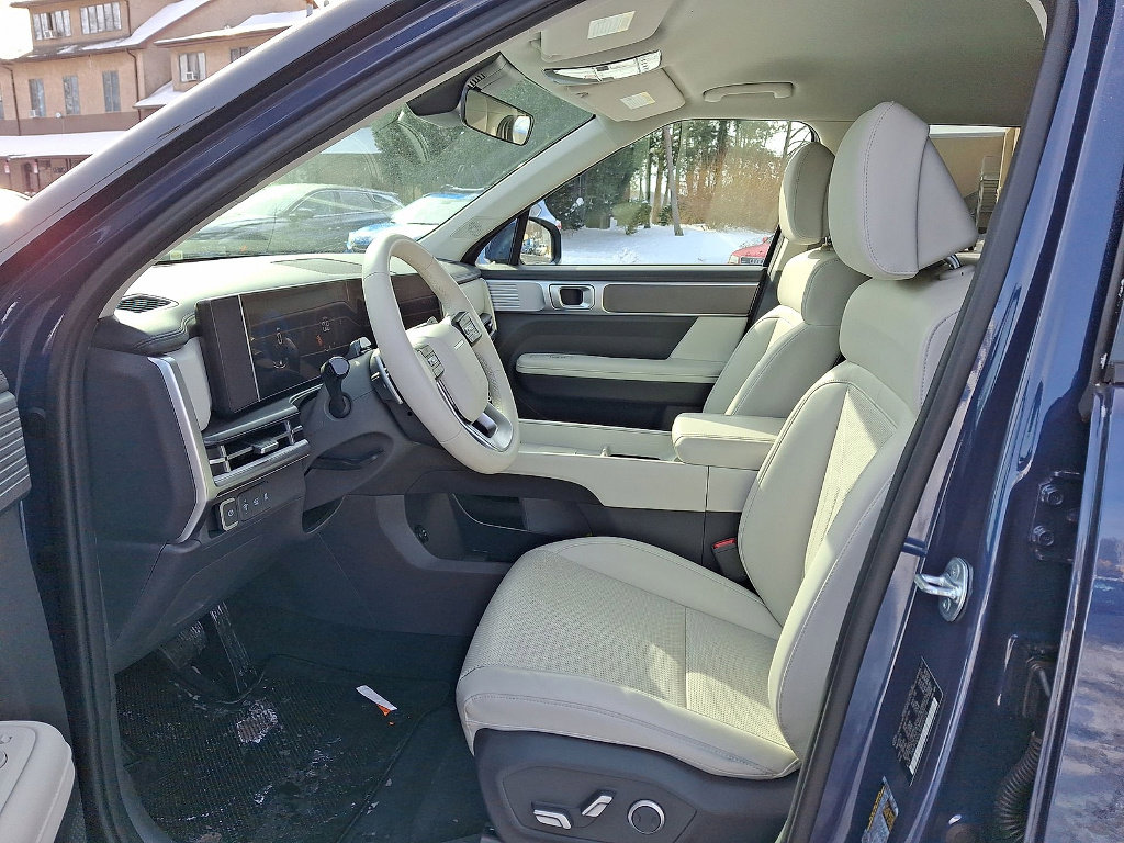 Certified 2025 Hyundai Santa Fe SEL image 11