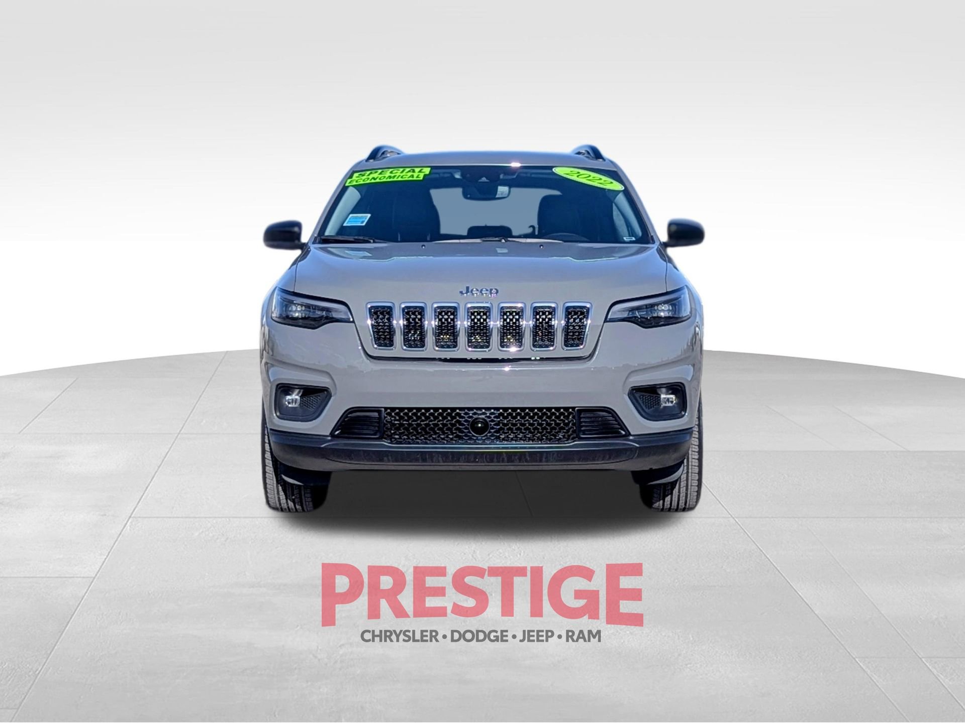 Used 2022 Jeep Cherokee Latitude Lux AWD/4WD image 3