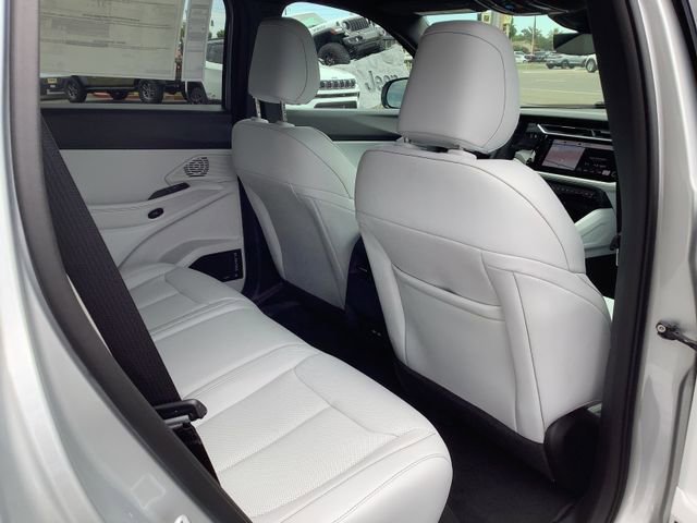New 2026 Jeep Cherokee Limited AWD/4WD image 35
