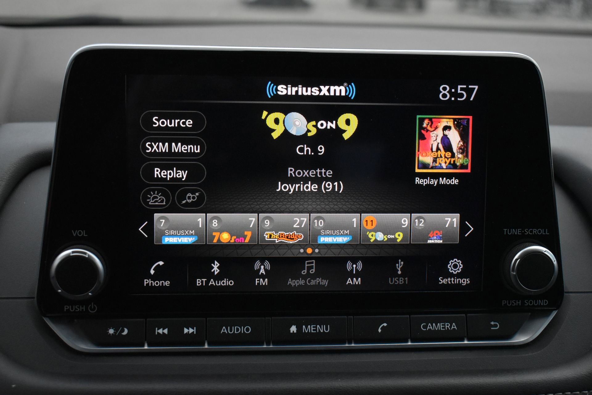 Used 2023 Nissan Rogue S image 25